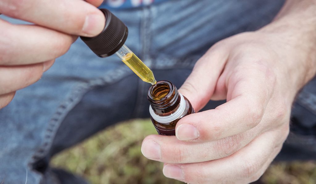 Foto with an Enecta cannabis oil